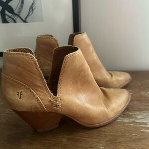 Frye Reina Cutout Bootie Size 7